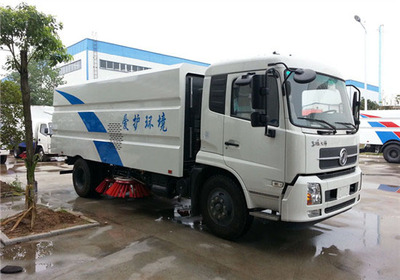 東風天錦掃路車 城市清潔的高效守護者