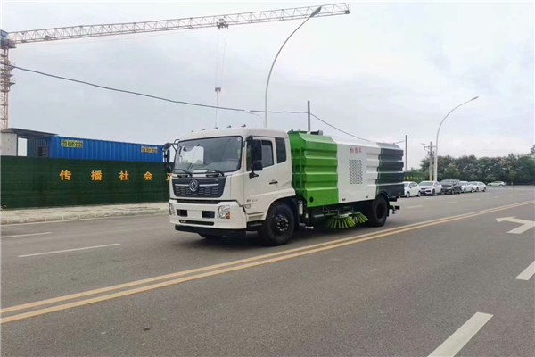 東風D9洗全吸式掃路車 城市清潔的高效衛士